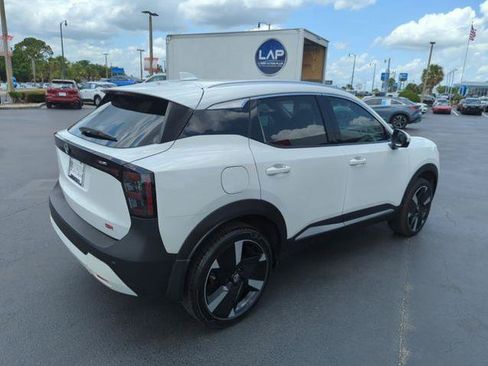 Certified 2025 Nissan Kicks SR FWD image 6