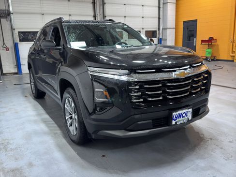 Used 2025 Chevrolet Equinox LT w/ Convenience Package II image 7