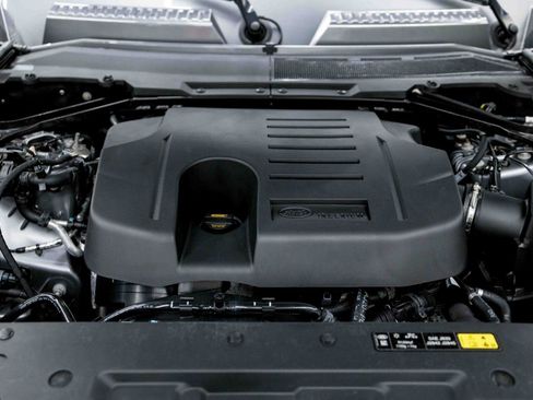 Used 2023 Land Rover Defender 130 SE image 80