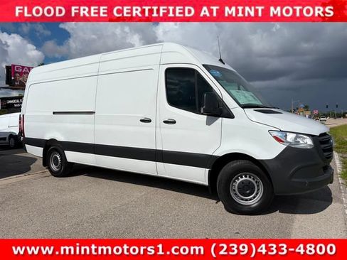 Used 2021 Mercedes-Benz Sprinter 2500 w/ Driver Convenience Package image 6