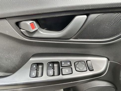 Used 2021 Hyundai Kona SE FWD image 13