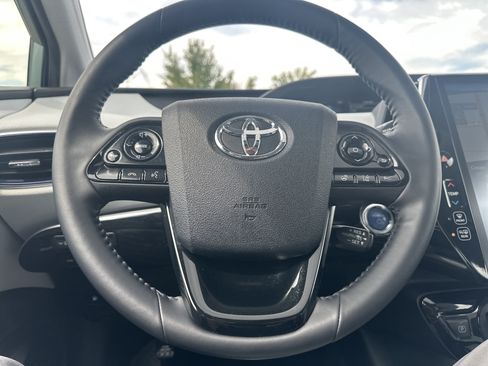 Used 2021 Toyota Prius Limited w/ Premium Convenience Package FWD image 11
