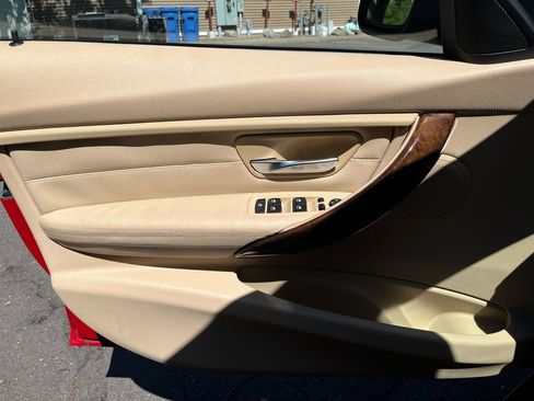 Used 2013 BMW 328i Sedan RWD image 19