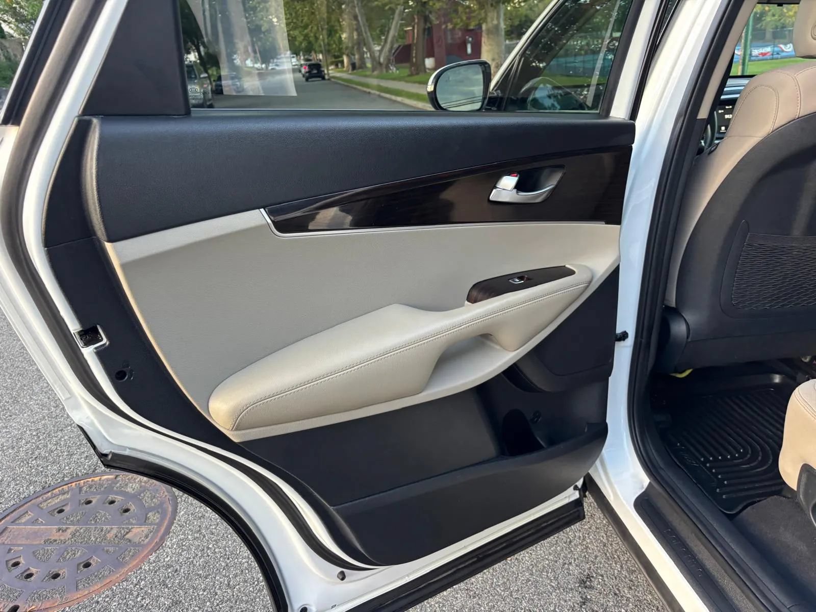 Used 2020 Kia Sorento LX w/ LX I4 Convenience Package FWD image 22