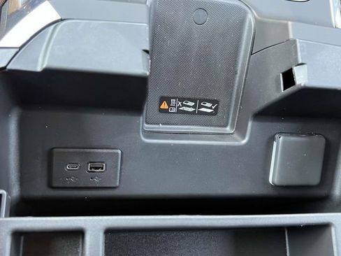 Used 2025 GMC Sierra 1500 Elevation image 29