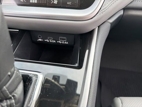 Used 2025 Subaru Outback Limited w/ Popular Package #2 image 27