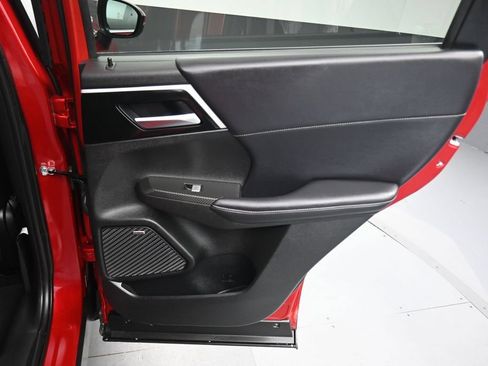 Used 2025 Mitsubishi Outlander AWD image 43