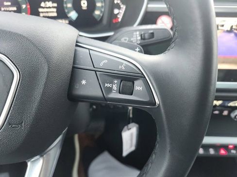 Used 2025 Audi Q3 2.0T Premium image 24