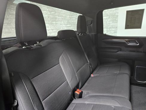 Used 2023 Chevrolet Silverado 1500 LT AWD/4WD image 44