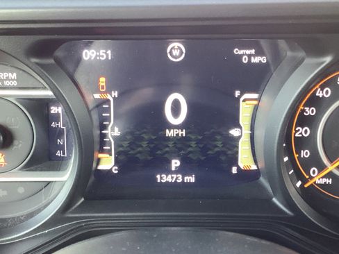 Used 2024 Jeep Gladiator Mojave w/ Technology Group image 3