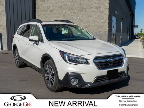Used 2018 Subaru Outback 3.6R Limited AWD/4WD image 1
