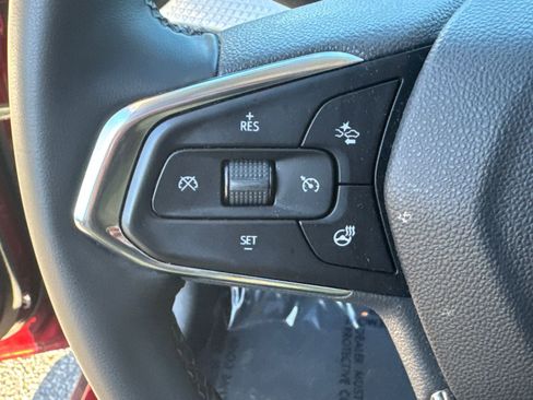 Used 2025 Chevrolet Trax LT w/ LT Convenience Package image 25