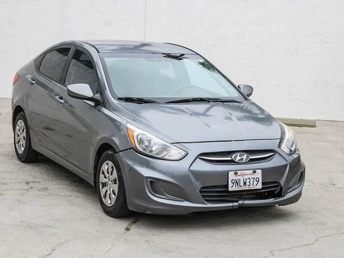 Used 2015 Hyundai Accent GLS FWD image 3