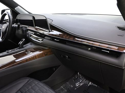 Used 2023 Cadillac Escalade Sport Platinum w/ LPO, ONYX Package AWD/4WD image 15