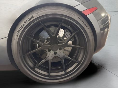 Used 2018 McLaren 720S RWD image 19