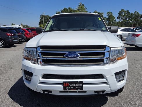 Used 2016 Ford Expedition EL XLT w/ Equipment Group 202A AWD/4WD image 2