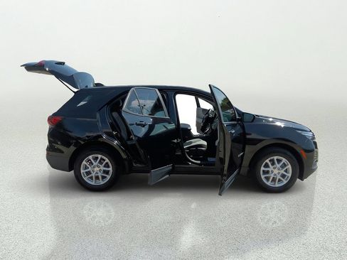 Used 2023 Chevrolet Equinox LS w/ LS Convenience Package FWD image 16