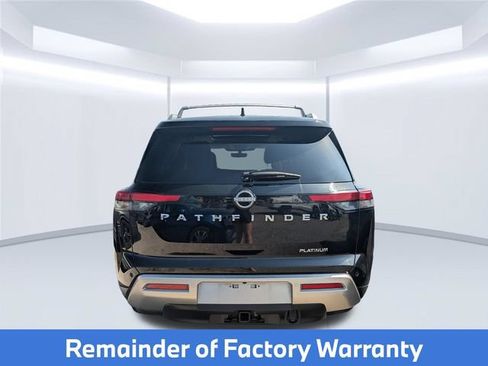 Used 2025 Nissan Pathfinder Platinum FWD image 2