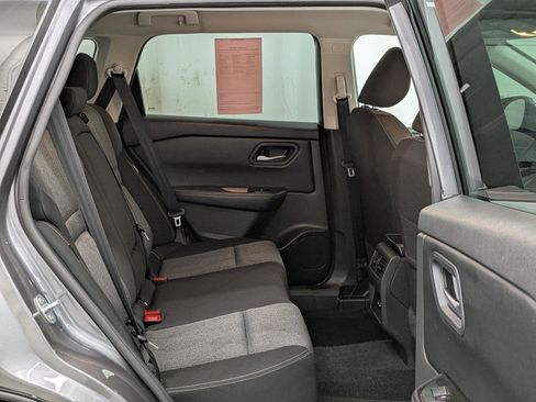 Used 2024 Nissan Rogue SV image 24