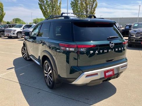 Used 2025 Nissan Pathfinder Platinum w/ Cargo Package AWD/4WD image 9