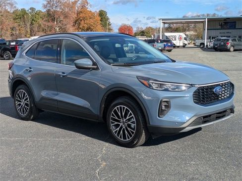 New 2025 Ford Escape SE w/ PHEV Premium Package image 3