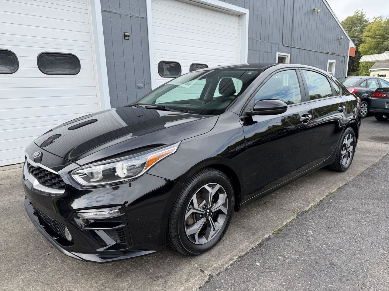 Used 2020 Kia Forte LXS FWD image 1
