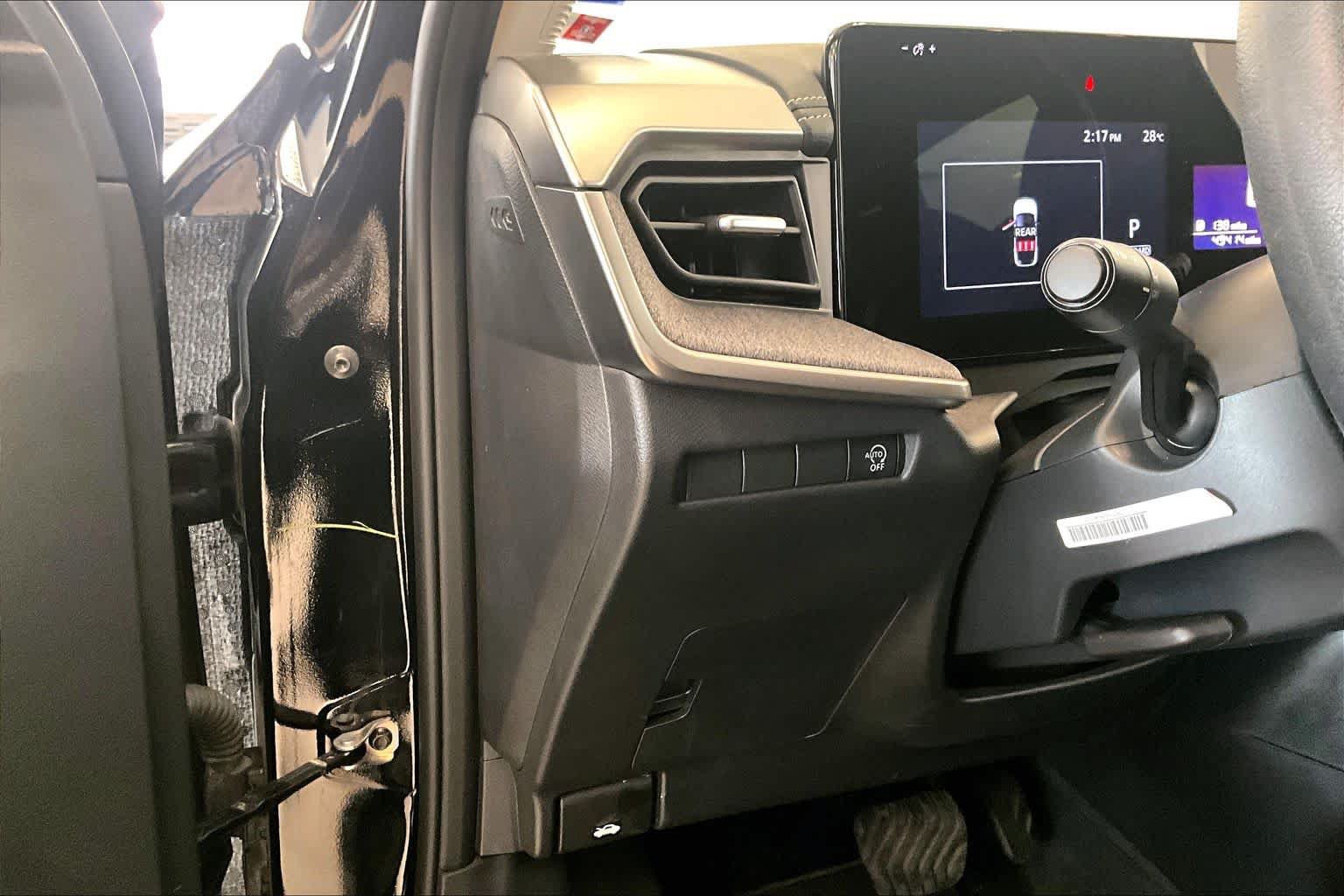 Used 2025 Nissan Kicks SV FWD image 30