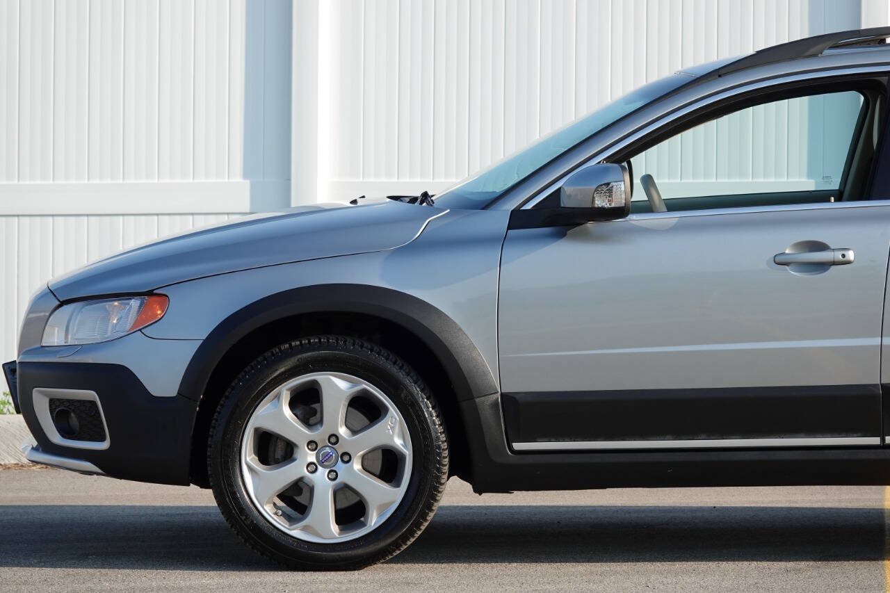Used 2010 Volvo XC70 T6 AWD/4WD image 11