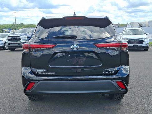Used 2020 Toyota Highlander XLE image 5