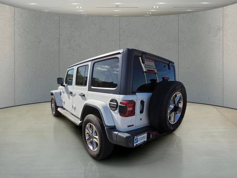 Used 2019 Jeep Wrangler Unlimited Sahara w/ Safety Group AWD/4WD image 3