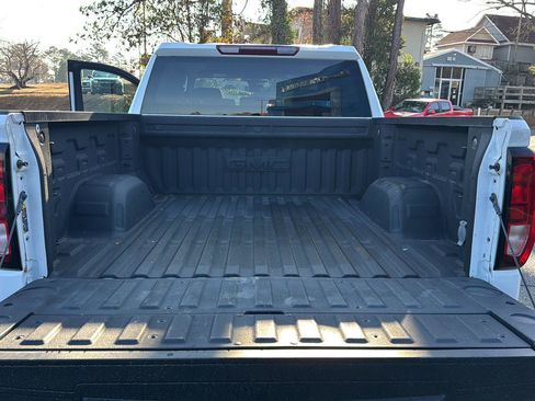 Used 2023 GMC Sierra 1500 SLE image 29
