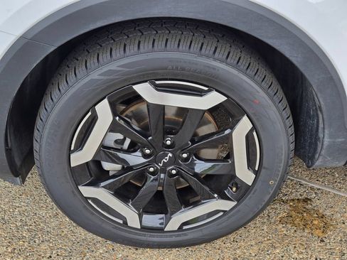 Used 2025 Kia Telluride S FWD image 7