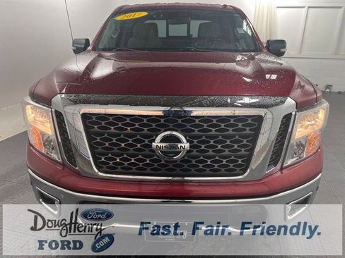 Used 2017 Nissan Titan SV image 2