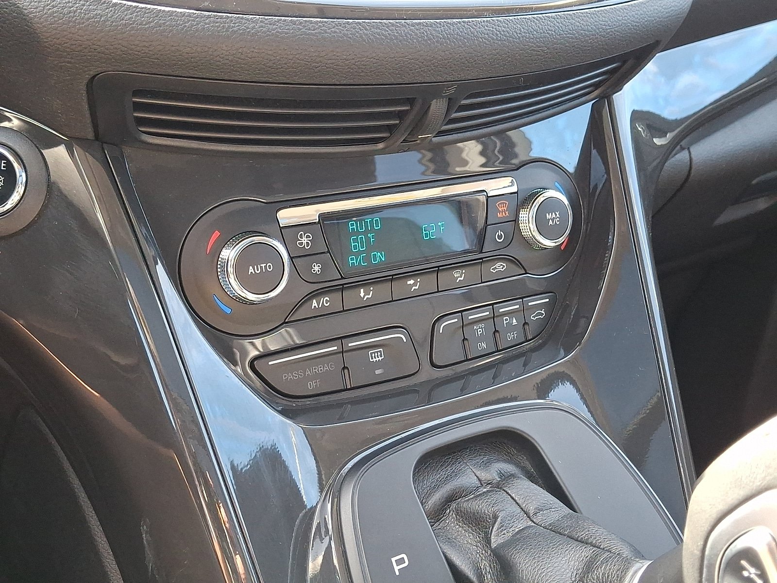 Used 2014 Ford Escape Titanium w/ Equipment Group 401A FWD image 18
