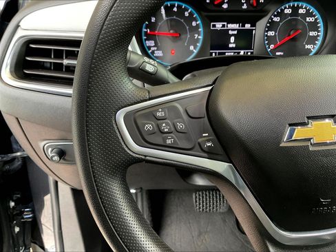 Used 2022 Chevrolet Equinox LS FWD image 11