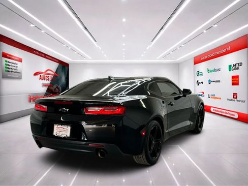 Used 2017 Chevrolet Camaro LT image 8