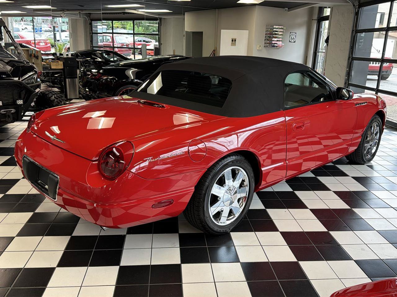 Used 2002 Ford Thunderbird RWD image 4