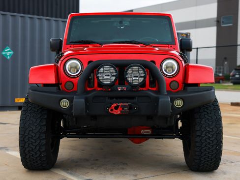 Used 2016 Jeep Wrangler Unlimited Rubicon w/ Connectivity Group image 22