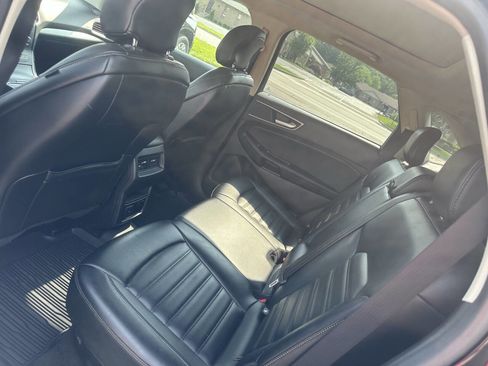 Used 2019 Ford Edge SEL w/ Equipment Group 201A image 17