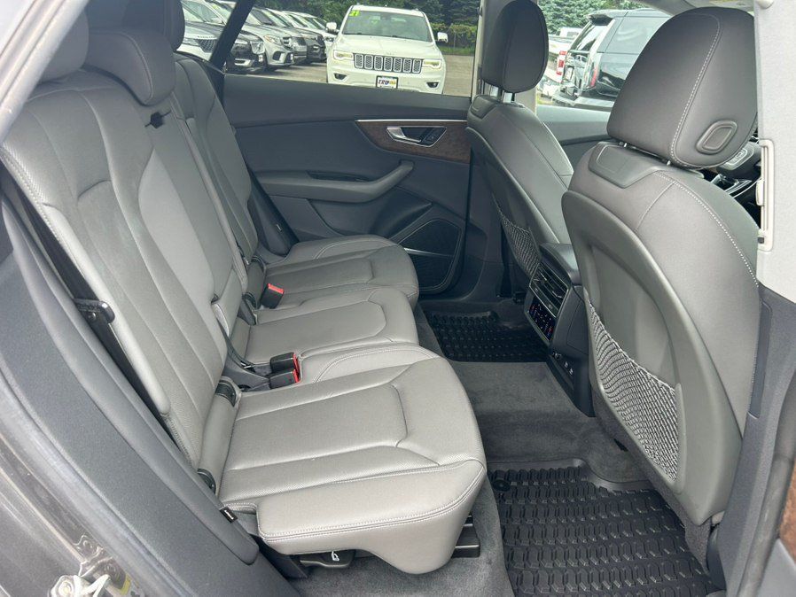 Used 2019 Audi Q8 Premium Plus AWD/4WD image 21