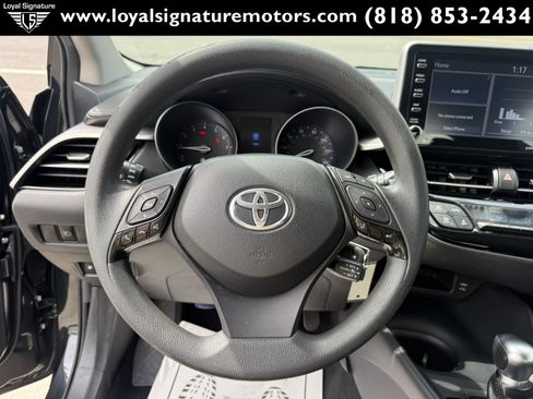 Used 2020 Toyota C-HR LE FWD image 18