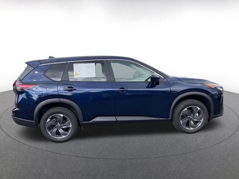 Used 2025 Nissan Rogue SV FWD image 16