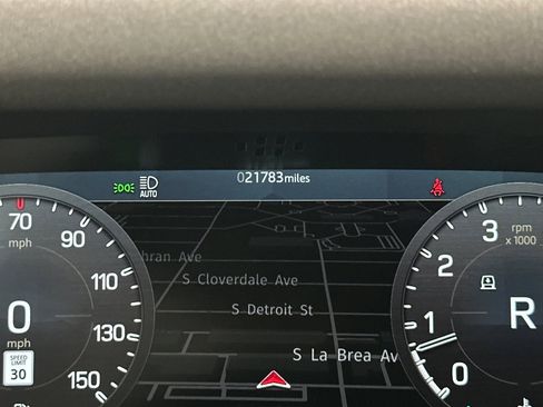 Used 2022 Land Rover Defender 110 S image 35