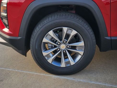 New 2026 Chevrolet Equinox LT w/ LPO, Floor Liner Package FWD image 8