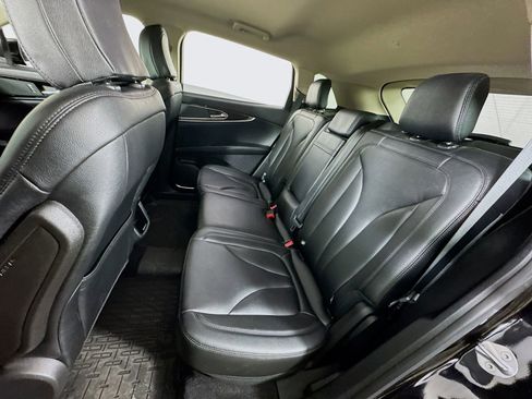 Used 2023 Lincoln Nautilus AWD w/ Premium Package image 17