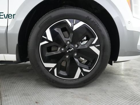Used 2024 Kia Niro Wave w/ Wave Preserve Package FWD image 20