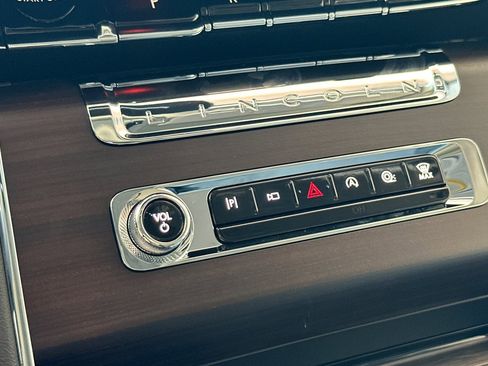 New 2025 Lincoln Aviator Reserve w/ Luxury Package image 19