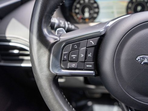 Used 2019 Jaguar F-PACE S AWD/4WD image 25