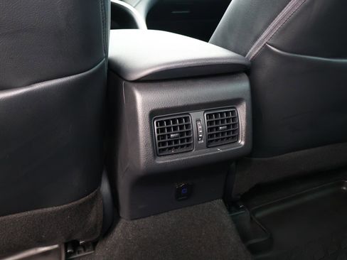 Used 2024 Toyota Camry SE image 14