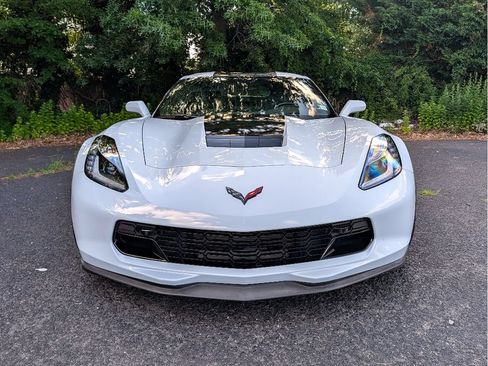 Used 2018 Chevrolet Corvette Grand Sport RWD image 2